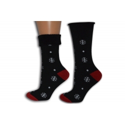 OBVOD 44 cm. Vianočné čierne ponožky s vločkami
