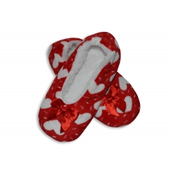 Srdiečkové červené látkové papuče