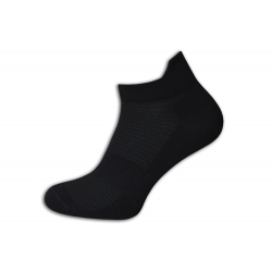 Čierne bavlnené krátke ponožky s pätou.