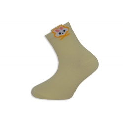 Žlté detské ponožky.