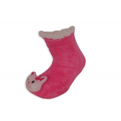 Ružové ponožkové papuče s mačičkou.